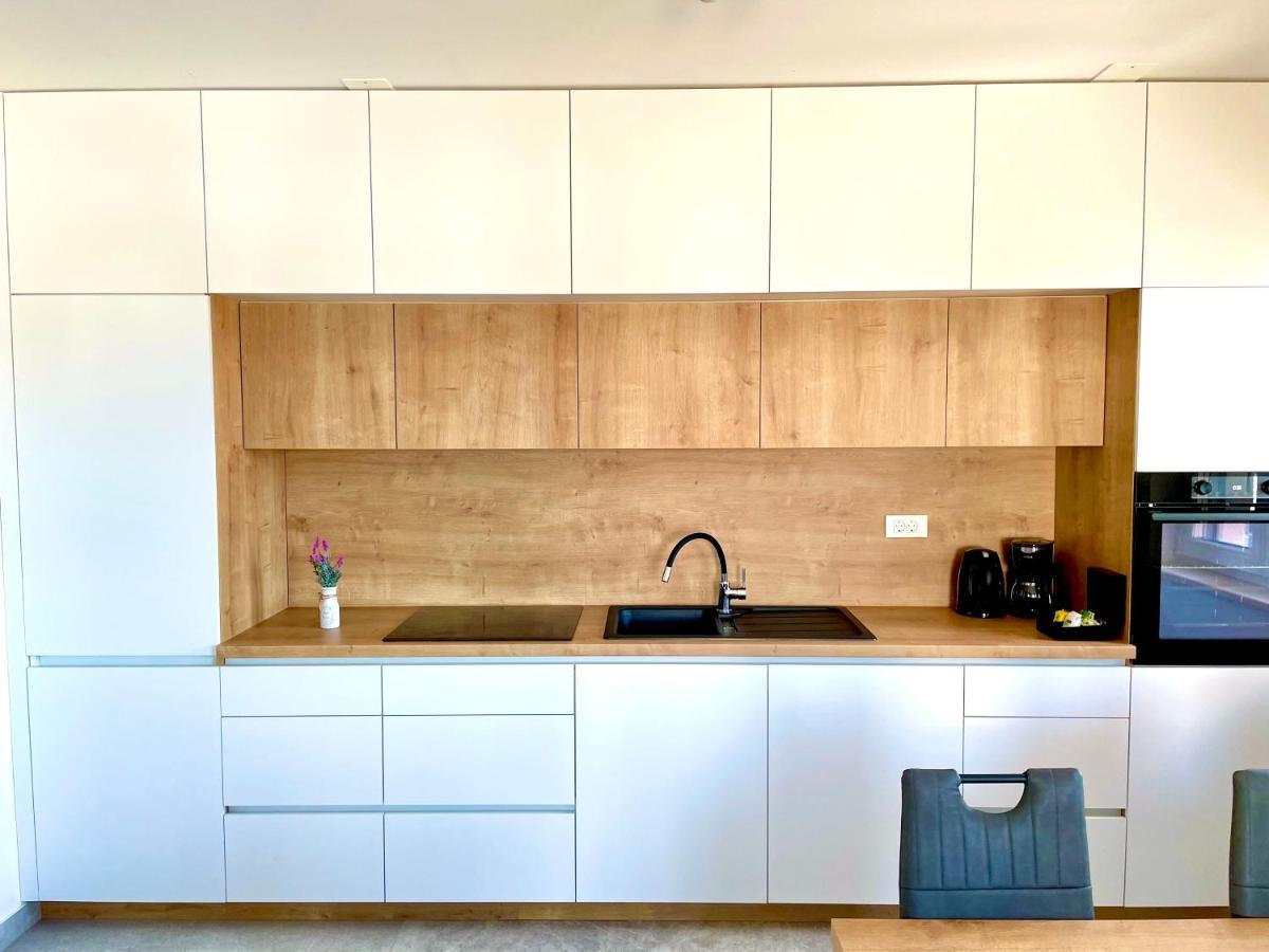 Sea Bay View Apartment - Appartement Avec Piscine Et Magnifique Vue Sur Mer Sveti Filip i Jakov Dış mekan fotoğraf
