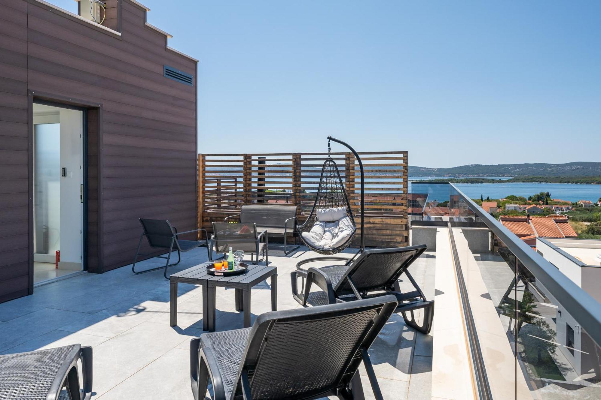 Sea Bay View Apartment - Appartement Avec Piscine Et Magnifique Vue Sur Mer Sveti Filip i Jakov Dış mekan fotoğraf